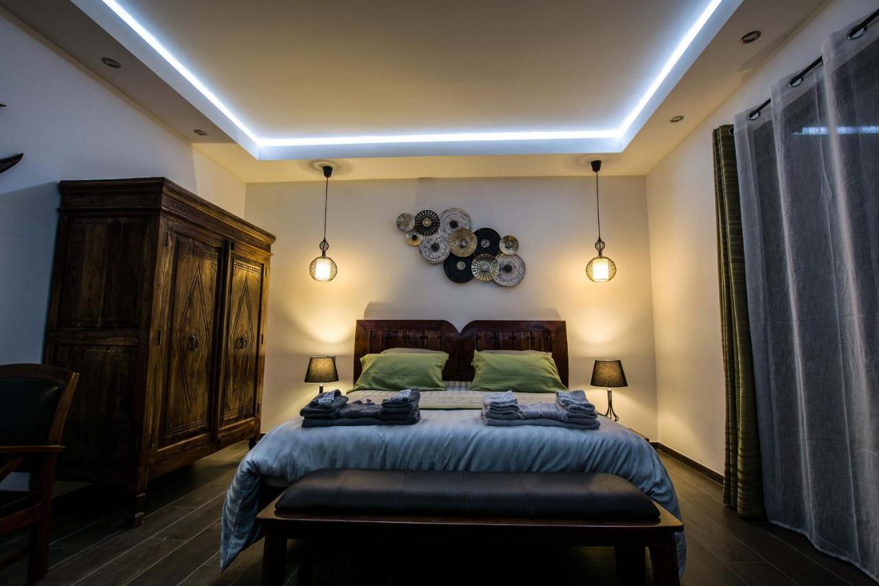 Les Cuves - Saintes Bed & Breakfast Chaniers Dış mekan fotoğraf