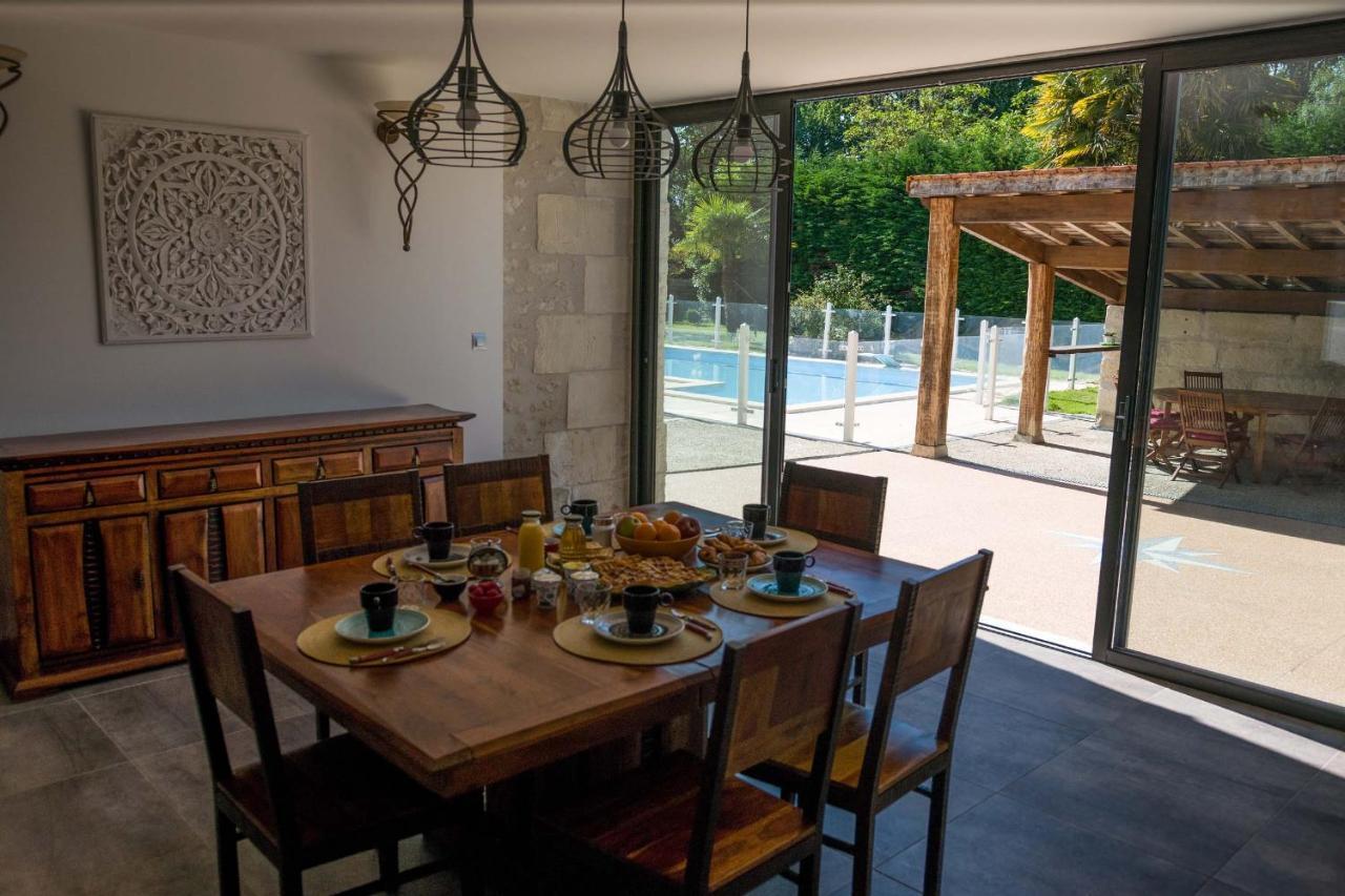 Les Cuves - Saintes Bed & Breakfast Chaniers Dış mekan fotoğraf