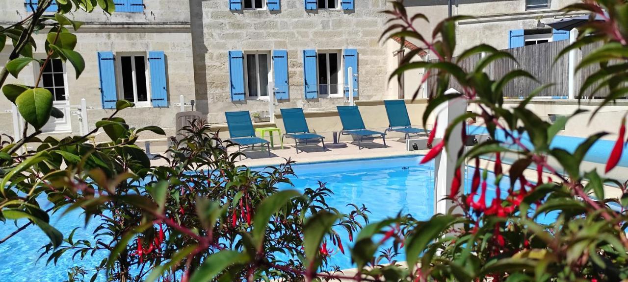 Les Cuves - Saintes Bed & Breakfast Chaniers Dış mekan fotoğraf