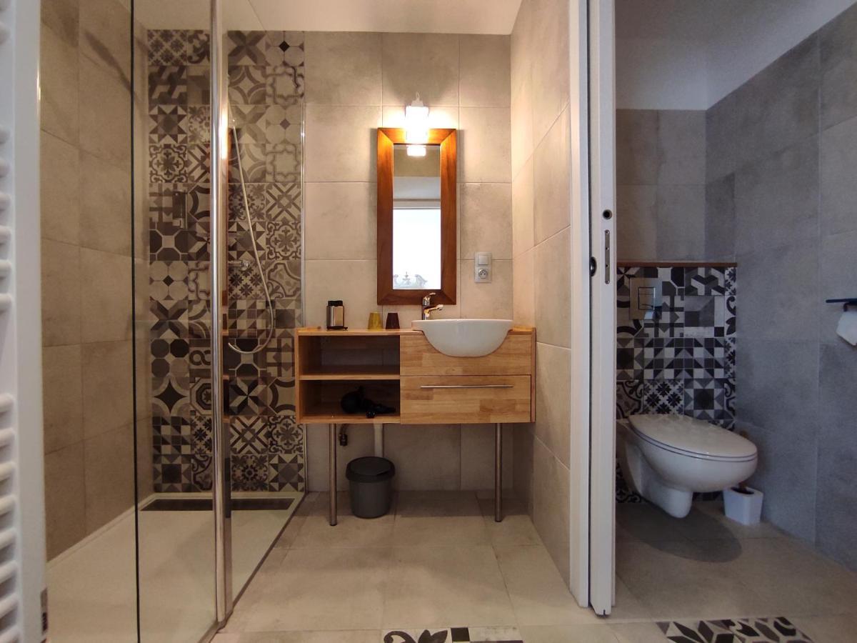 Les Cuves - Saintes Bed & Breakfast Chaniers Dış mekan fotoğraf