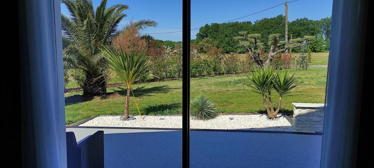Les Cuves - Saintes Bed & Breakfast Chaniers Dış mekan fotoğraf