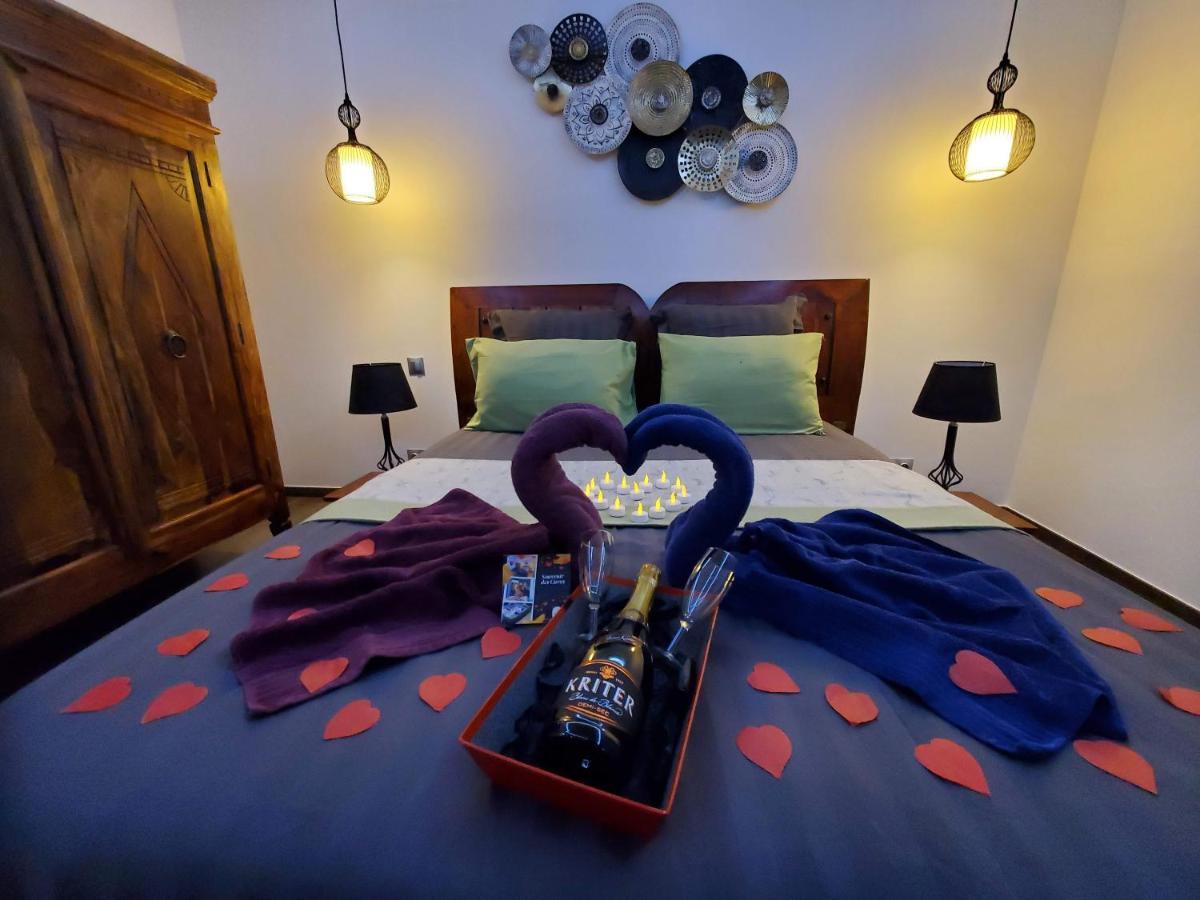 Les Cuves - Saintes Bed & Breakfast Chaniers Dış mekan fotoğraf