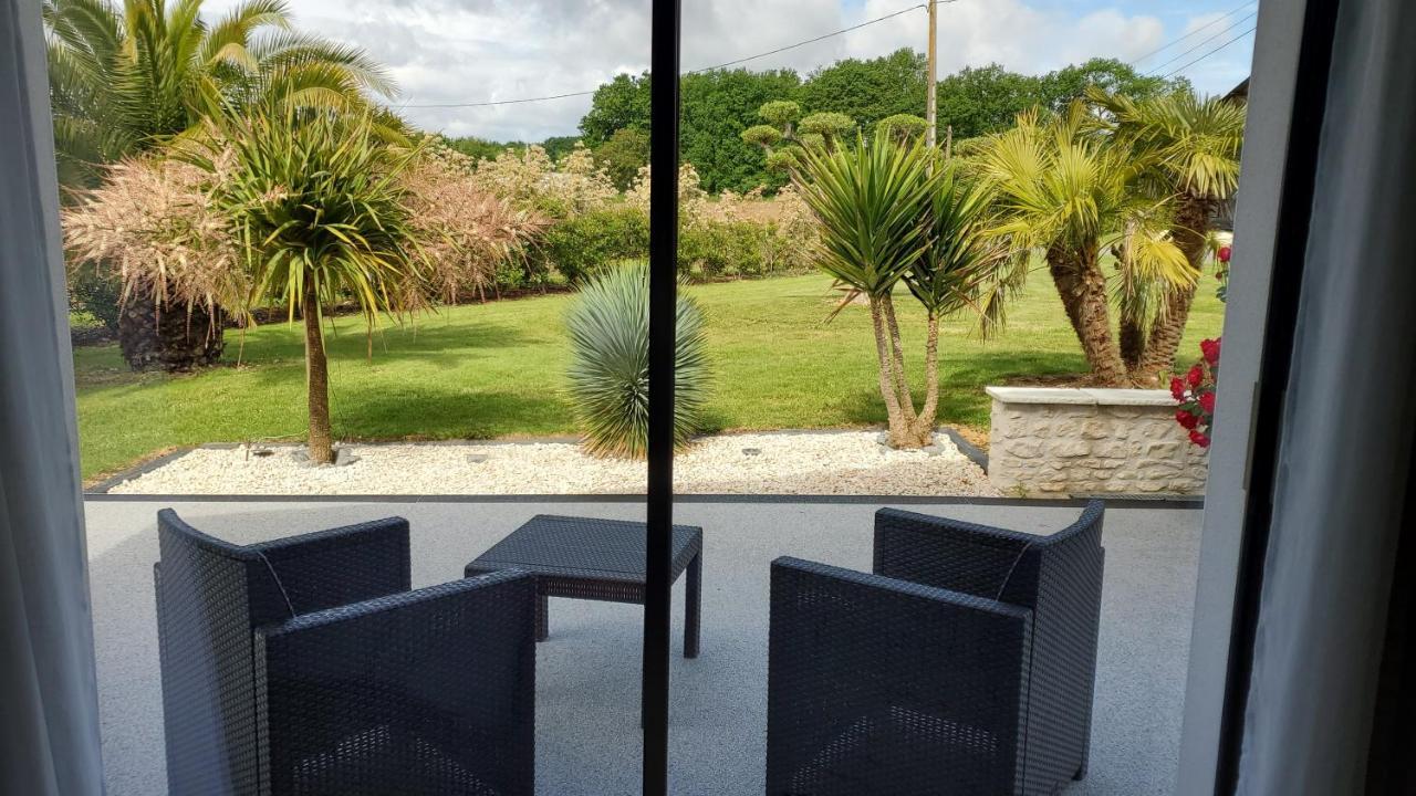Les Cuves - Saintes Bed & Breakfast Chaniers Dış mekan fotoğraf